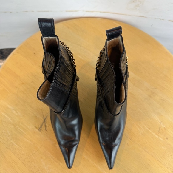 Chanel | Black Leather Heeled Bootie, 38.5 - Picture 4 of 15